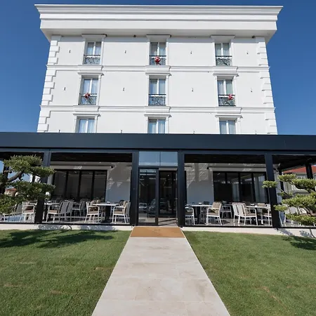 By Hotel 4*